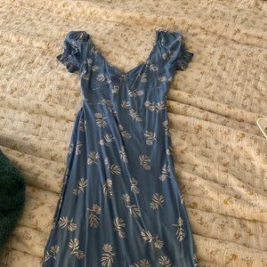 Billabong blue floral midi dress sweetheart neckline. Never worn